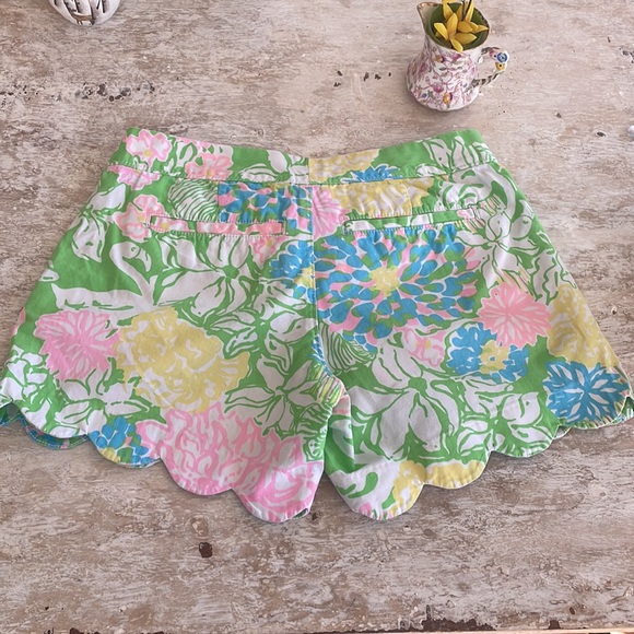 Lilly Pulitzer buttercup short sz00.   Excellent condition. - Picture 2 of 8